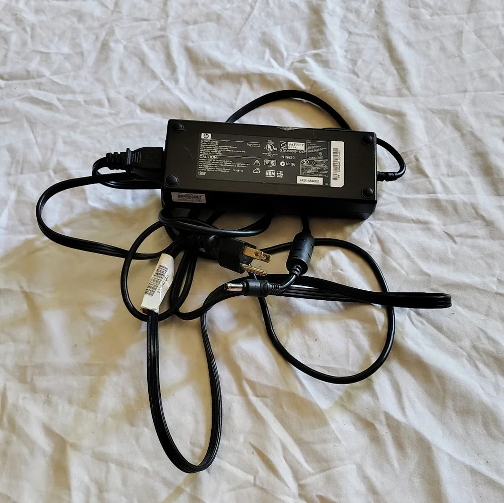 HP Black Charging Adapter